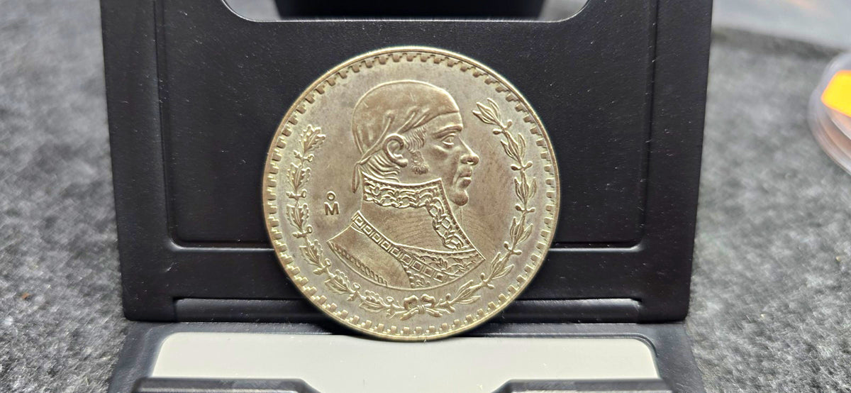 1957 Mexico 1 Peso 10% Silver Coin KM#459 (Estados Unidos Mexicanos)